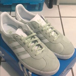 Green Gazelle J (NEVER BEEN USED!!!)